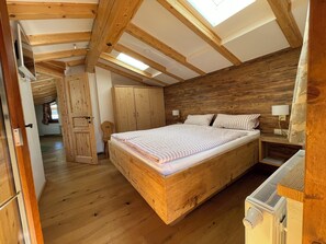 Room - Vrbo Property (Sölden)