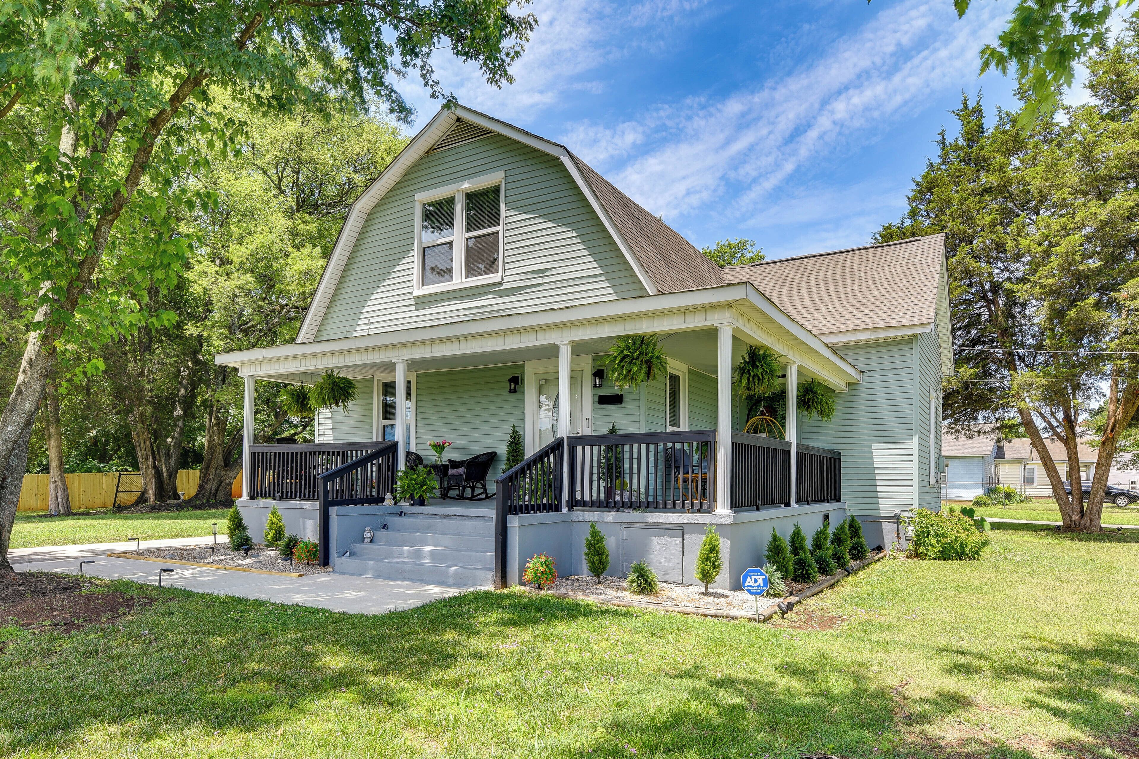 House (4 Bedrooms) | Front of property