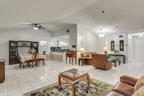 House (3 Bedrooms) | Interior