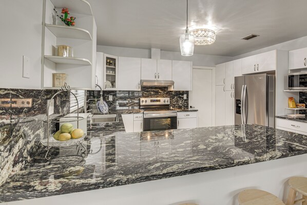 House (3 Bedrooms) | Interior