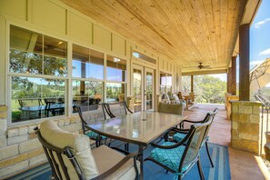 House (3 Bedrooms) | Interior - Poolside Oasis! Wine Country Gem in Fredericksburg (Fredericksburg)