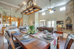 House (3 Bedrooms) | Interior - Poolside Oasis! Wine Country Gem in Fredericksburg (Fredericksburg)