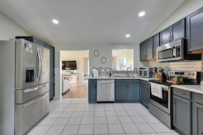 House (3 Bedrooms) | Interior - Grill! New Port Richey 'your Home Away From Home (New Port Richey)