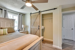 House (3 Bedrooms) | Interior - Grill! New Port Richey 'your Home Away From Home (New Port Richey)