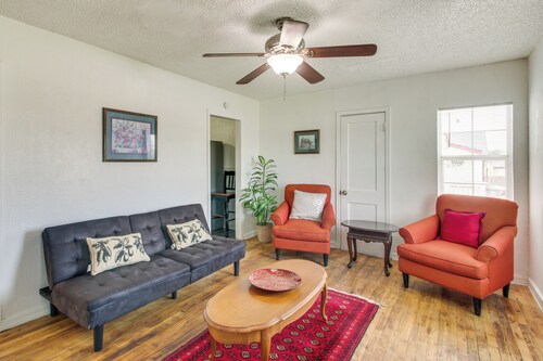 Family Home 3 Mi to Fort Sill! Yard & Workspace