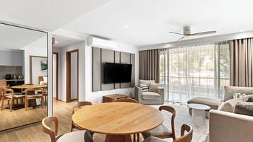 Apartamento Deluxe, balcón, vistas a la playa | Restauración