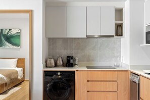 Apartamento Deluxe, balcón, vistas a la playa | Cocina privada