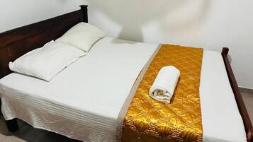 3 bedrooms, iron/ironing board, WiFi