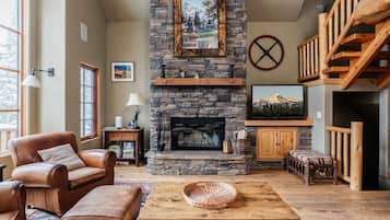 House, 4 Bedrooms | Living area