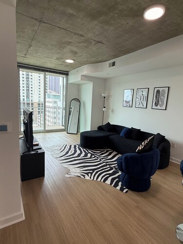 Sapphire Suite In ATL Midtown