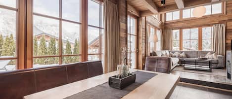 Chalet | Dining