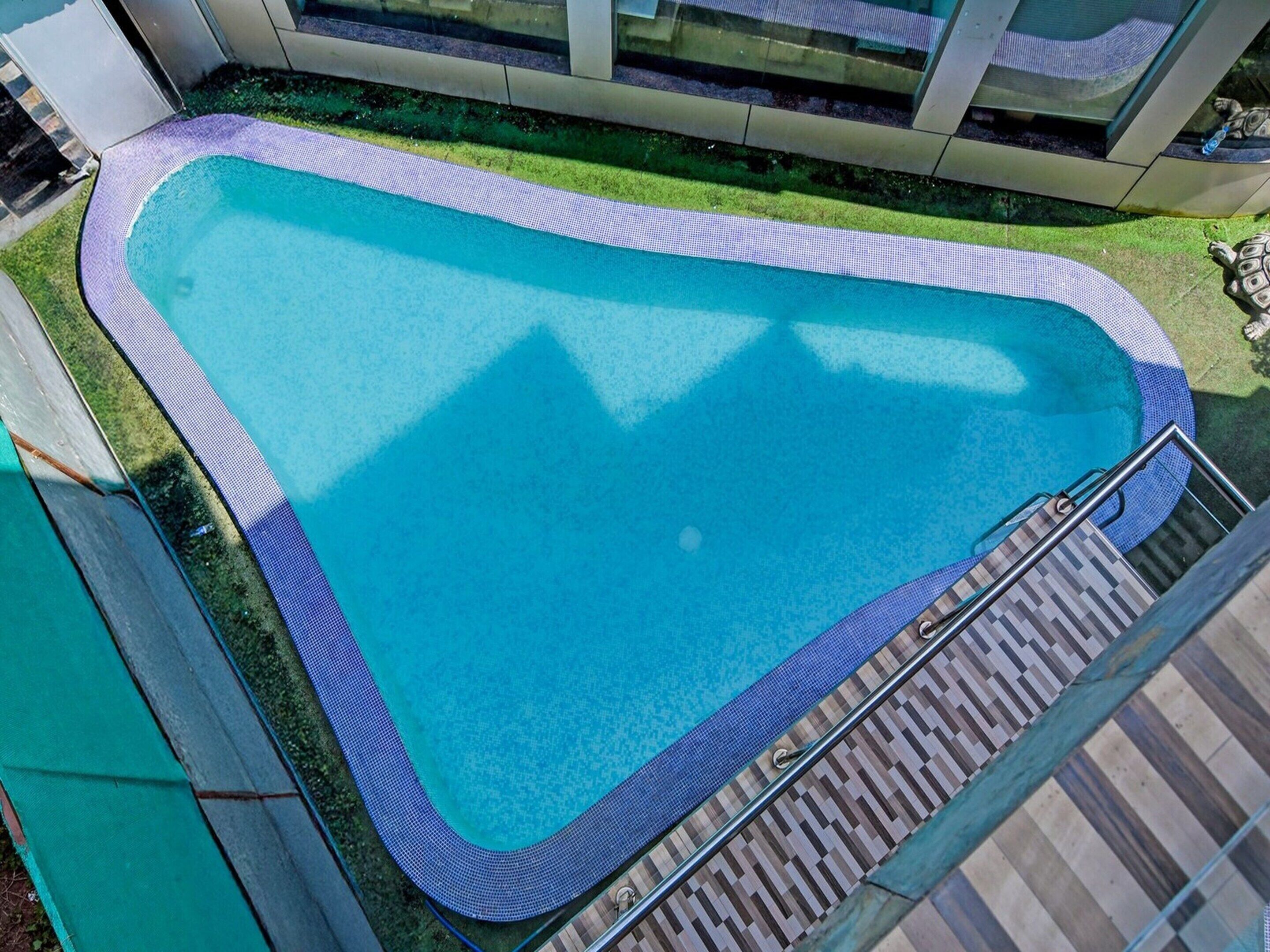 House | Pool