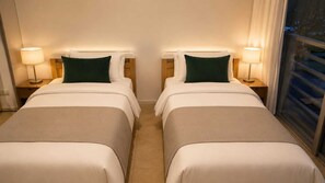 Desk, iron/ironing board, travel crib, WiFi - MOT Rentals Concepcion Hotel - 3 Bd 2 Ba Parking, Gym and Pool (Buenos Aires)