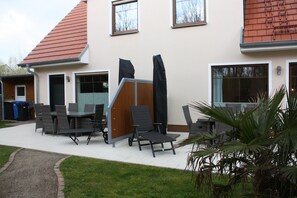 Outdoor dining - Vrbo Property (Klütz)