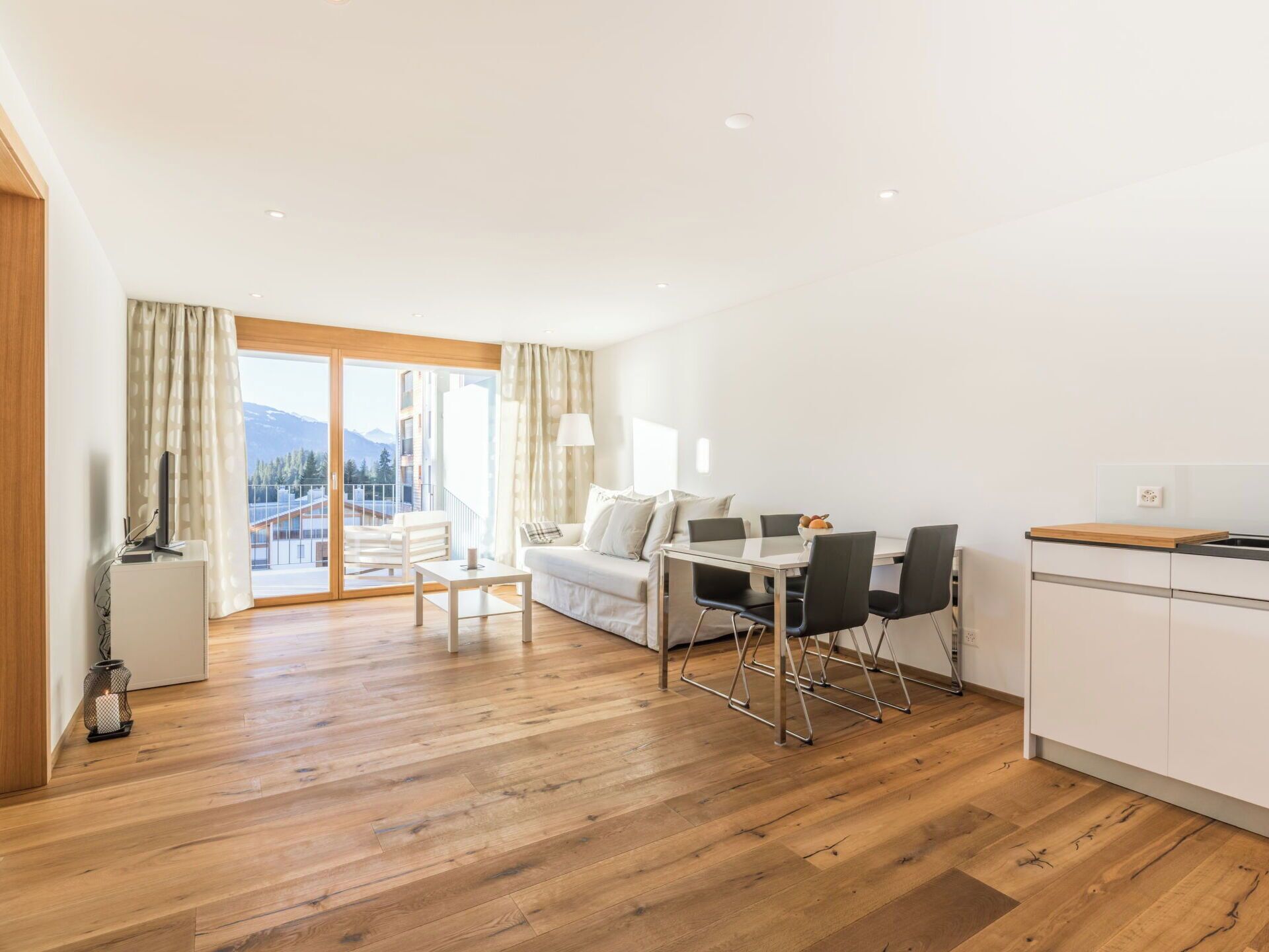 Lovely Apartment For 4 People With Wifi, Tv, Balcony, Pets Allowed And Panoramic View - Laax