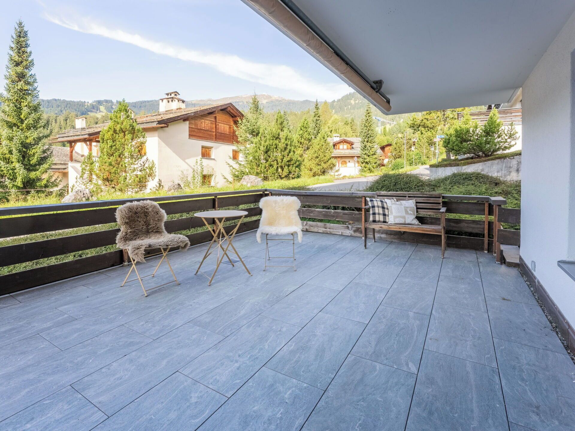 Flooring, Holzboden, Fussboden, Hartholz, Planke, Deck, Gartenmöbel, Gebirge, Eco Hotel, Schatten