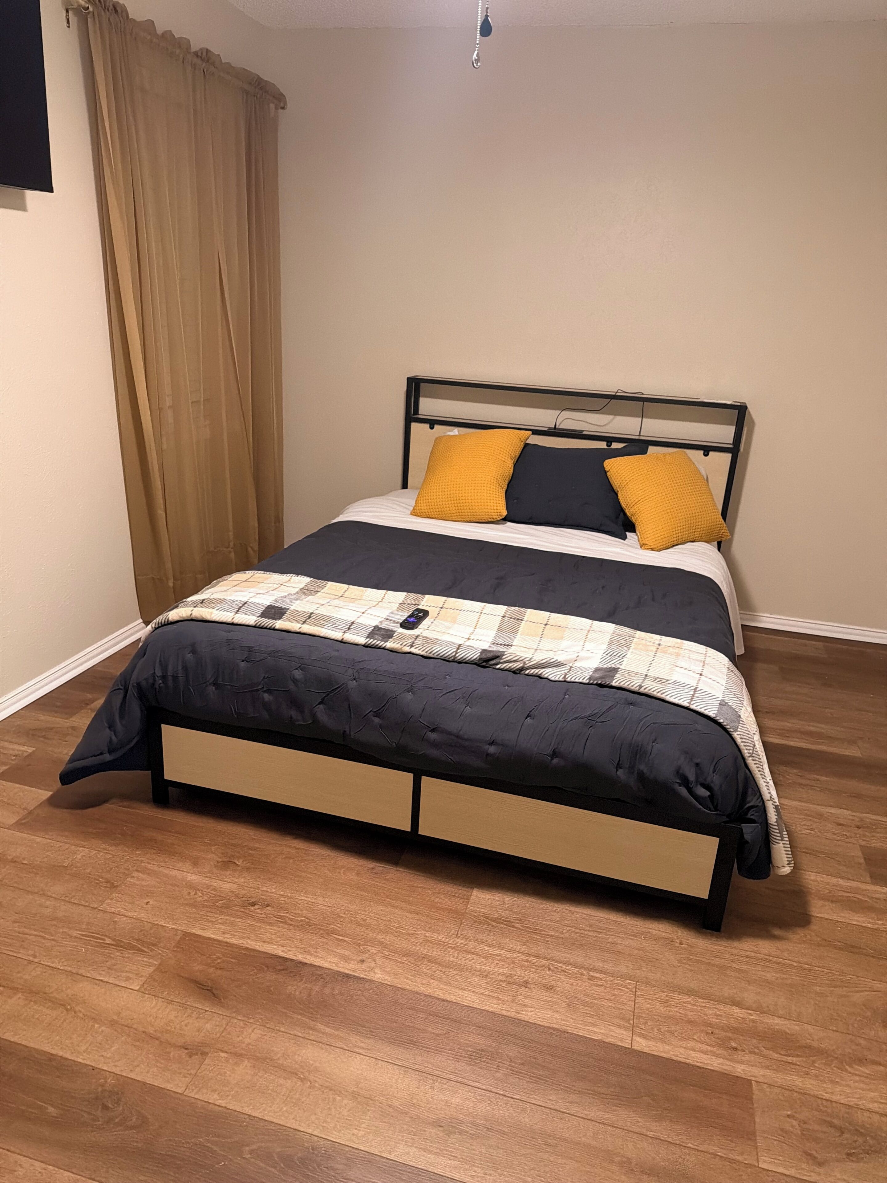 4 dormitorios, tabla de planchar con plancha, wifi y ropa de cama