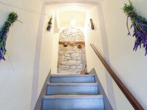 Interior - Beautiful private villa with private pool, WIFI, TV, patio, pets allowed and panoramic view (Ponzone)
