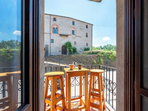 Wonderful  villa for 4 people with WIFI, TV and balcony