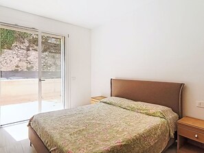 Room - Lovely apartment for 6 people with A/C, pool, TV, patio and panoramic view (Ponti Sul Mincio)