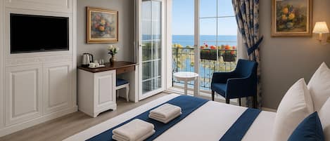 Quarto casal standard, varanda coberta, vista para o mar | Roupas de cama premium, edredons de pluma, camas Select Comfort