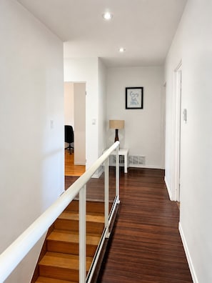 Interior - Cozy 3BR Suite Near Transit & Laundry (Vancouver)