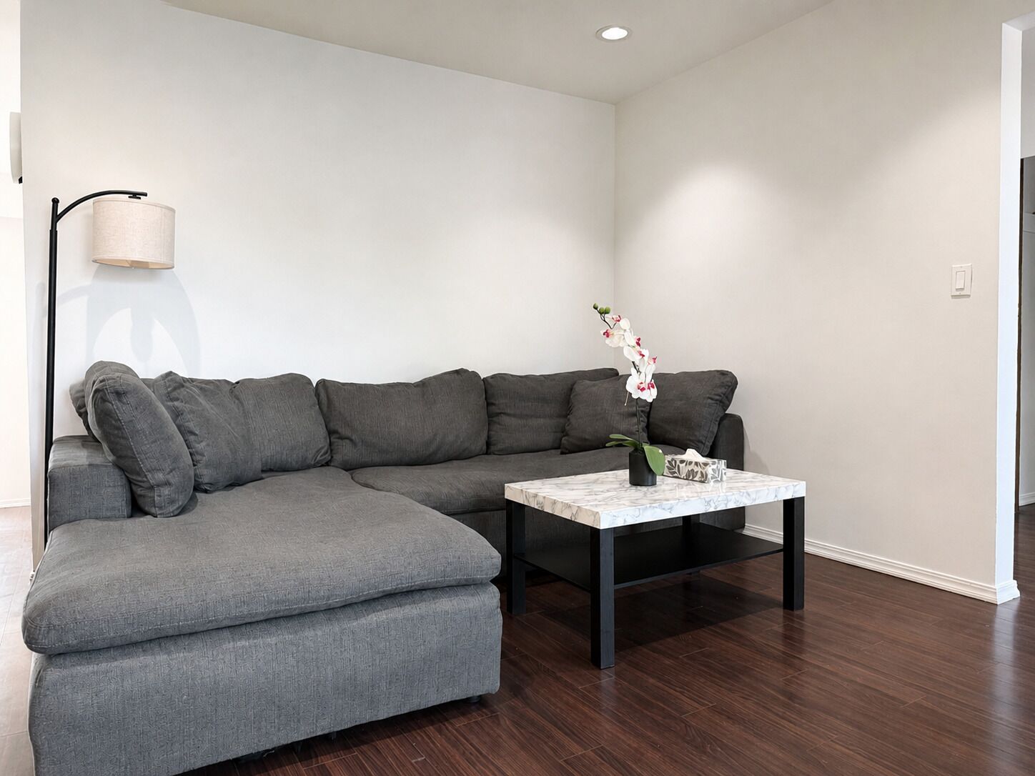 Cozy 3br Suite Near Transit & Laundry - Vancouver
