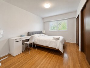 3 chambres, coffres-forts dans les chambres, bureau