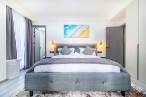 2 habitaciones, tabla de planchar con plancha, wifi y ropa de cama 