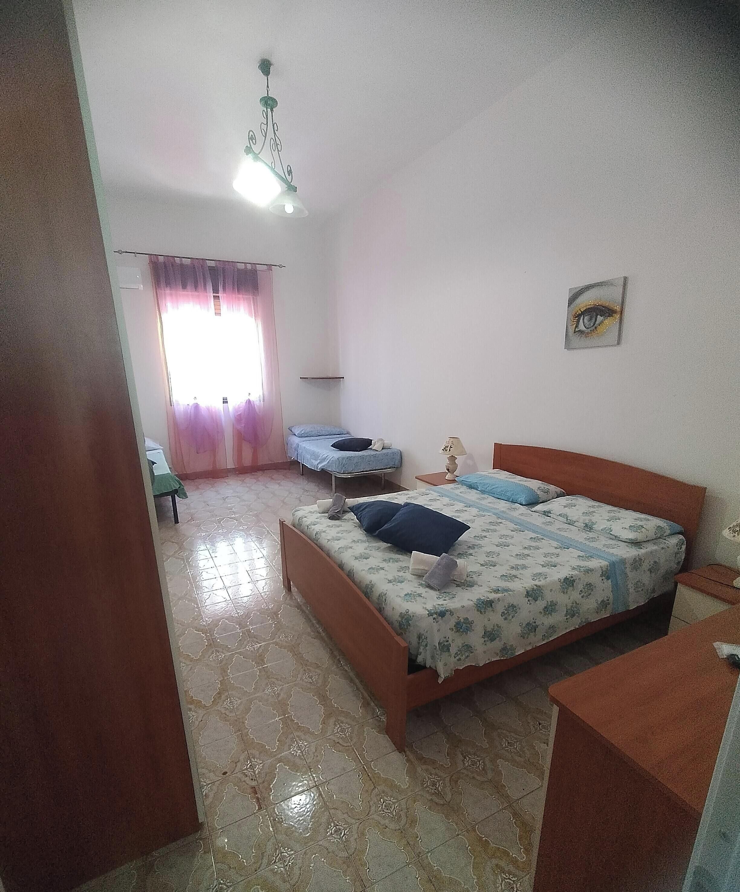 1 chambre, fer et planche à repasser, Wi-Fi, draps fournis