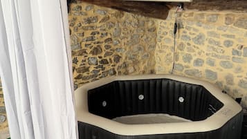 Bain à remous intérieur