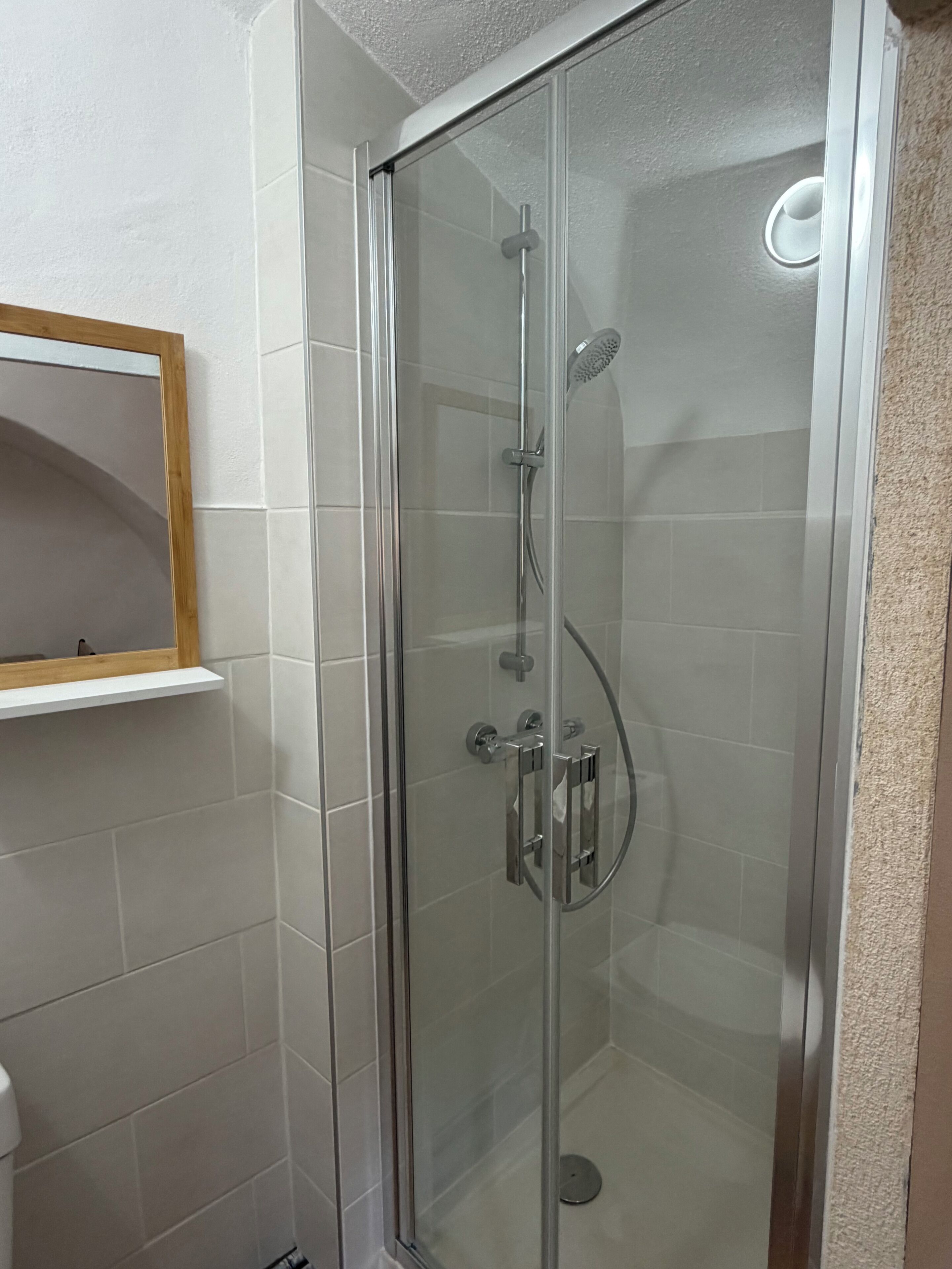 Towels, soap, shampoo, toilet paper