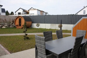 Outdoor dining - Vrbo Property (Jesendorf)
