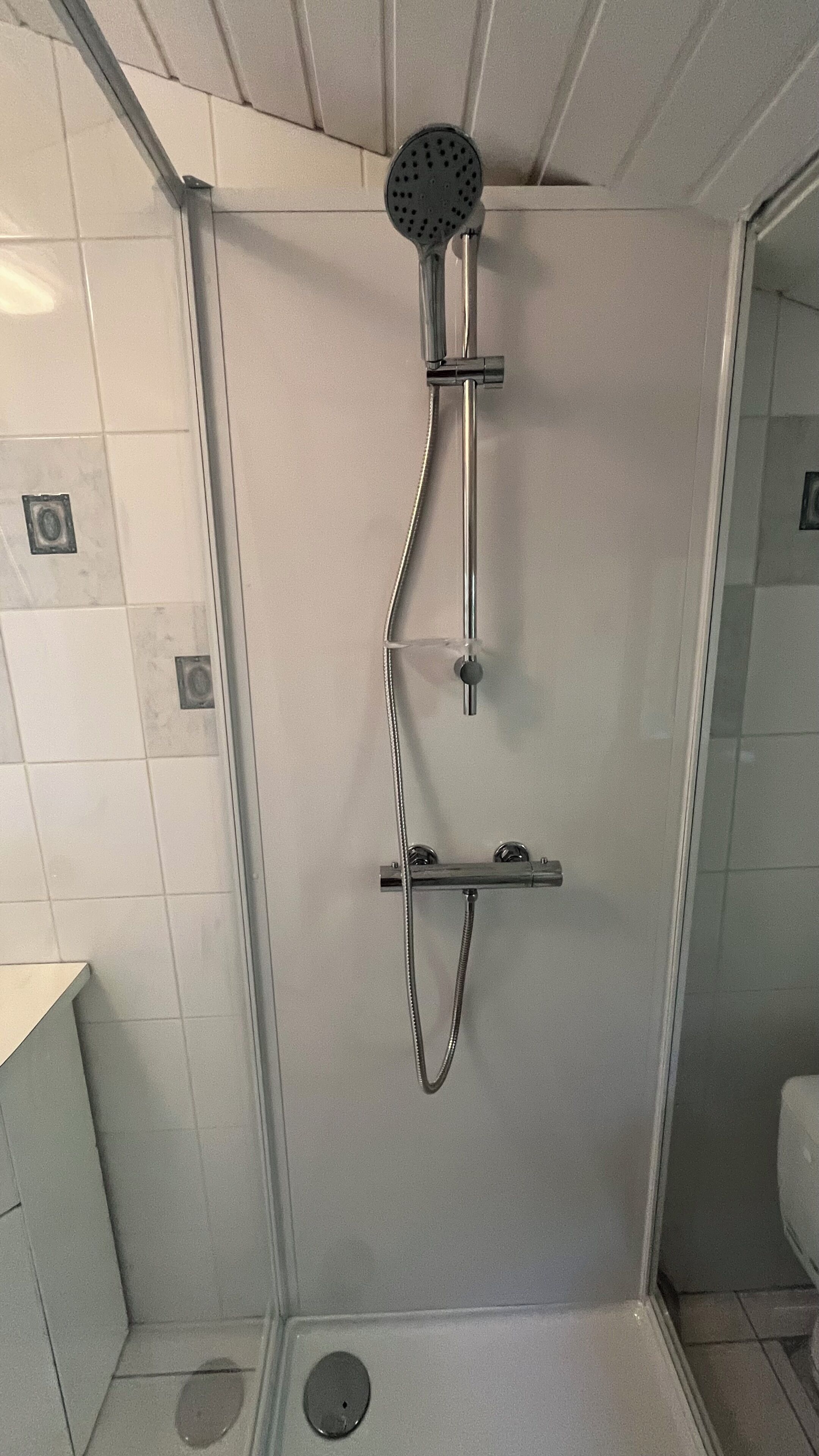 Dusche, Handtücher, Seife, Shampoo