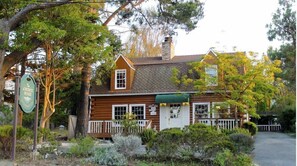 Exterior - J Patrick House Bed and Breakfast Inn (Cambria)