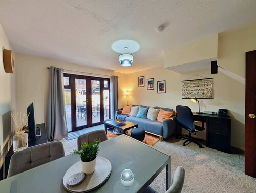 Comfortable 2bed house in Bracknell