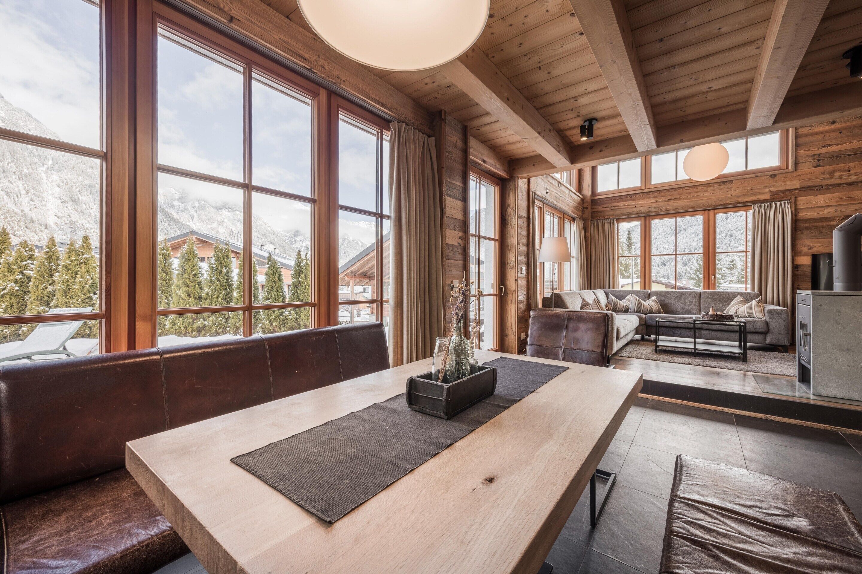 Chalet | Dining