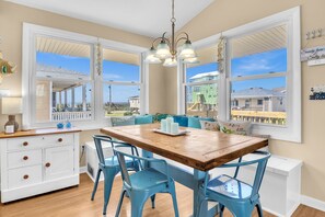 Dining - Have an Oceanside Break Away at North Topsail Beach | Steps to the Beach (North Topsail Beach)