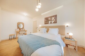 Room - 3-bedroom 2 bathroom  apartment in Le Marais  with AC (Paris)