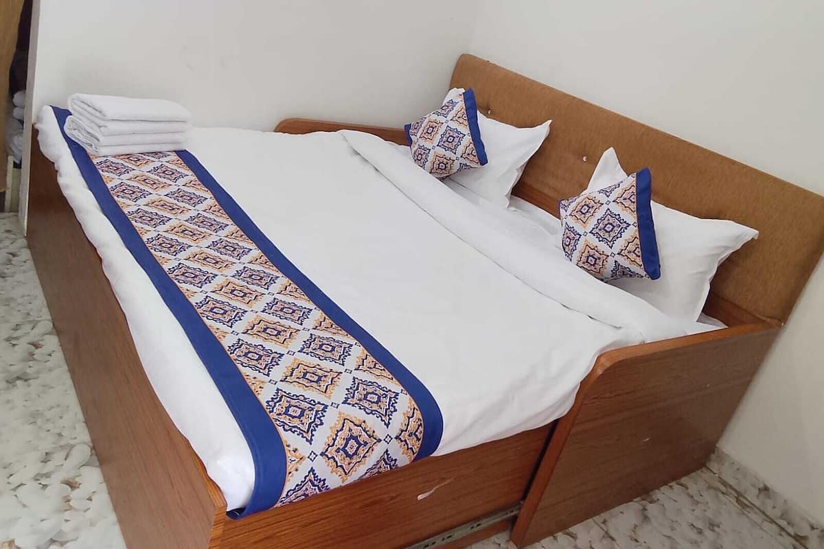 Deluxe Room | Desk, WiFi (free)