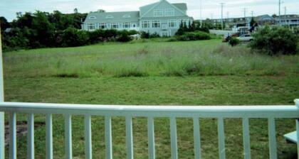 Cozy 1-bedroom resort in wonderful Dennis Port with AC