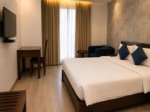 Basic Double Room - Hotel Vrindavan Sultanpur (Chauraha)