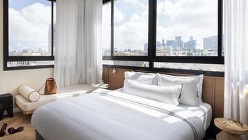 Egyptian cotton sheets, premium bedding, free WiFi