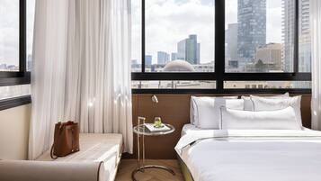 Egyptian cotton sheets, premium bedding, free WiFi
