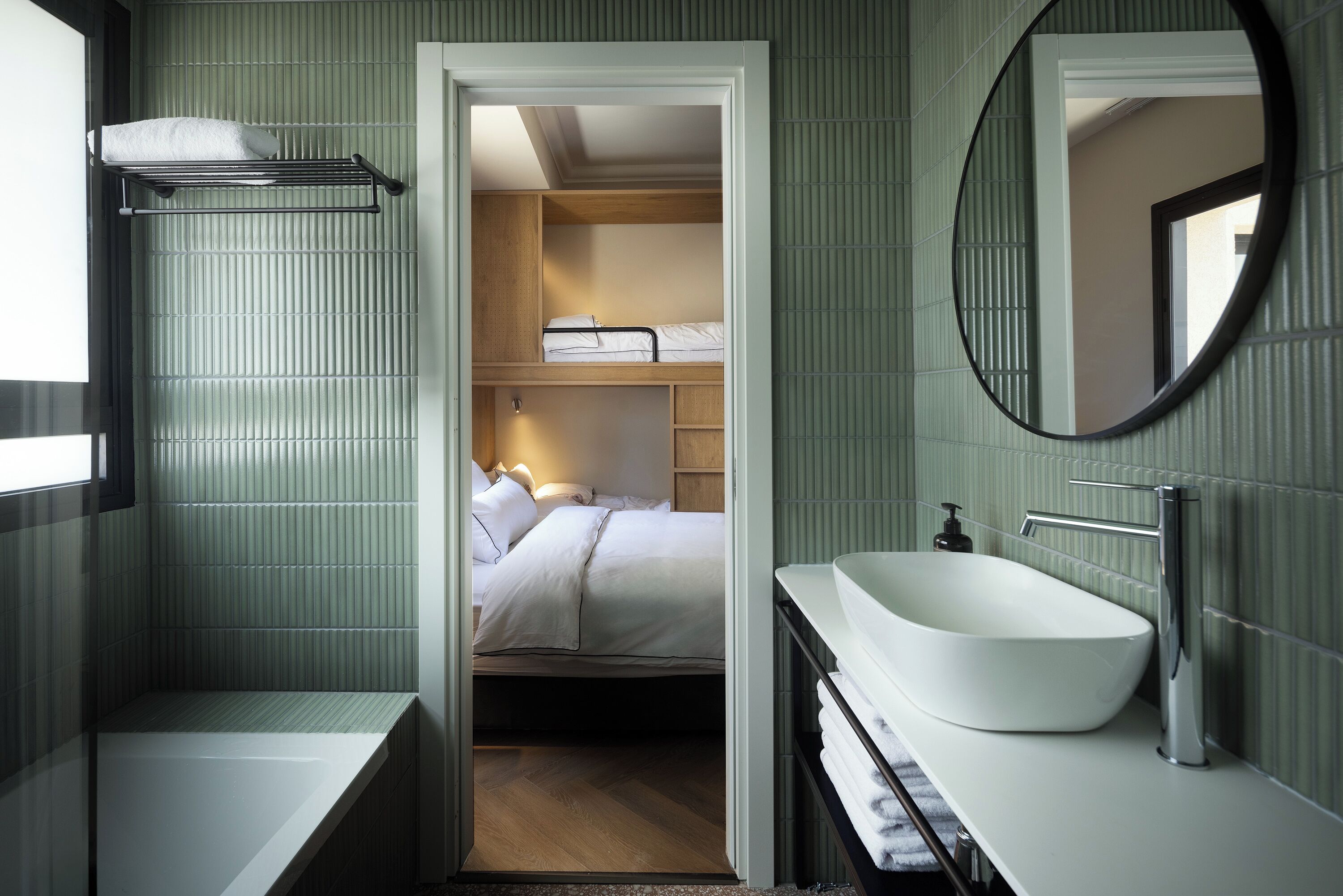 Family room with Bunk Beds | Bathroom