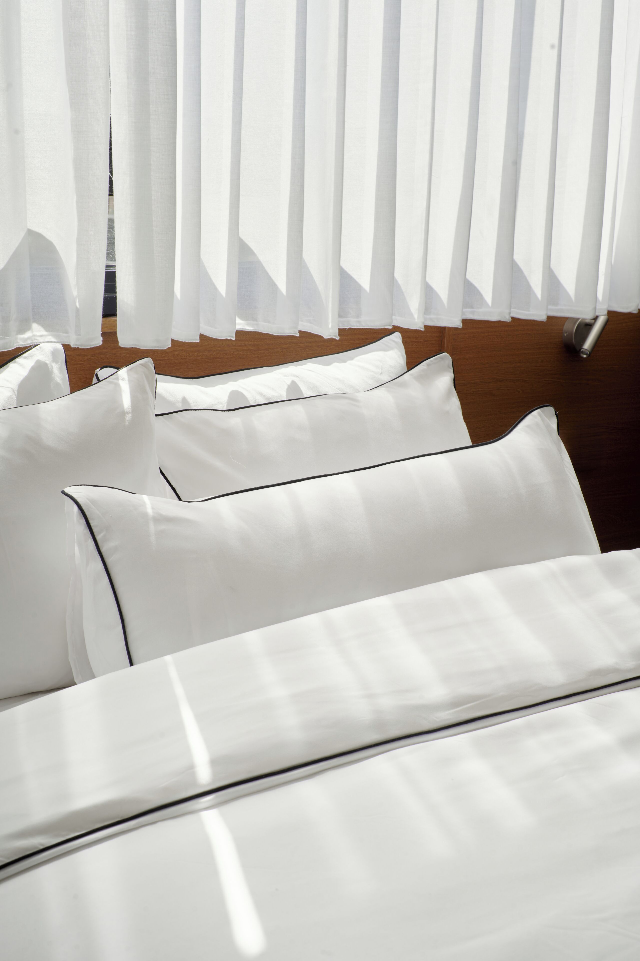 Egyptian cotton sheets, premium bedding, free WiFi