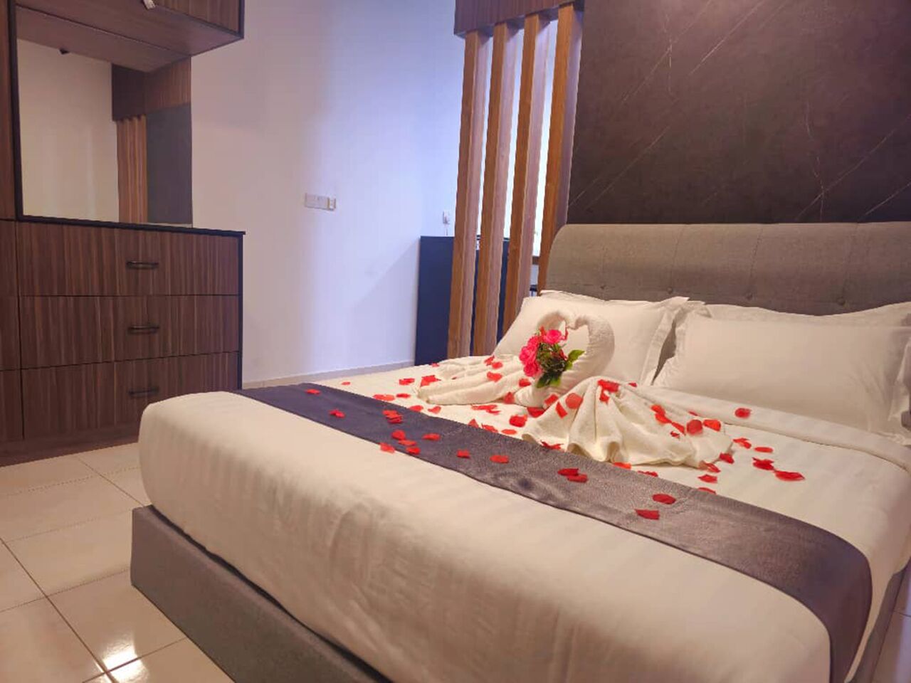Standard Apartment, 1 Katil Ratu (Queen), Non Smoking | Seterika/papan seterika, Wi-fi percuma, cadar katil 