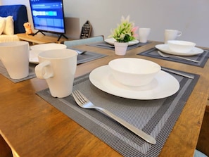 Standard Apartment, 1 Katil Ratu (Queen), Non Smoking | Tempat makan