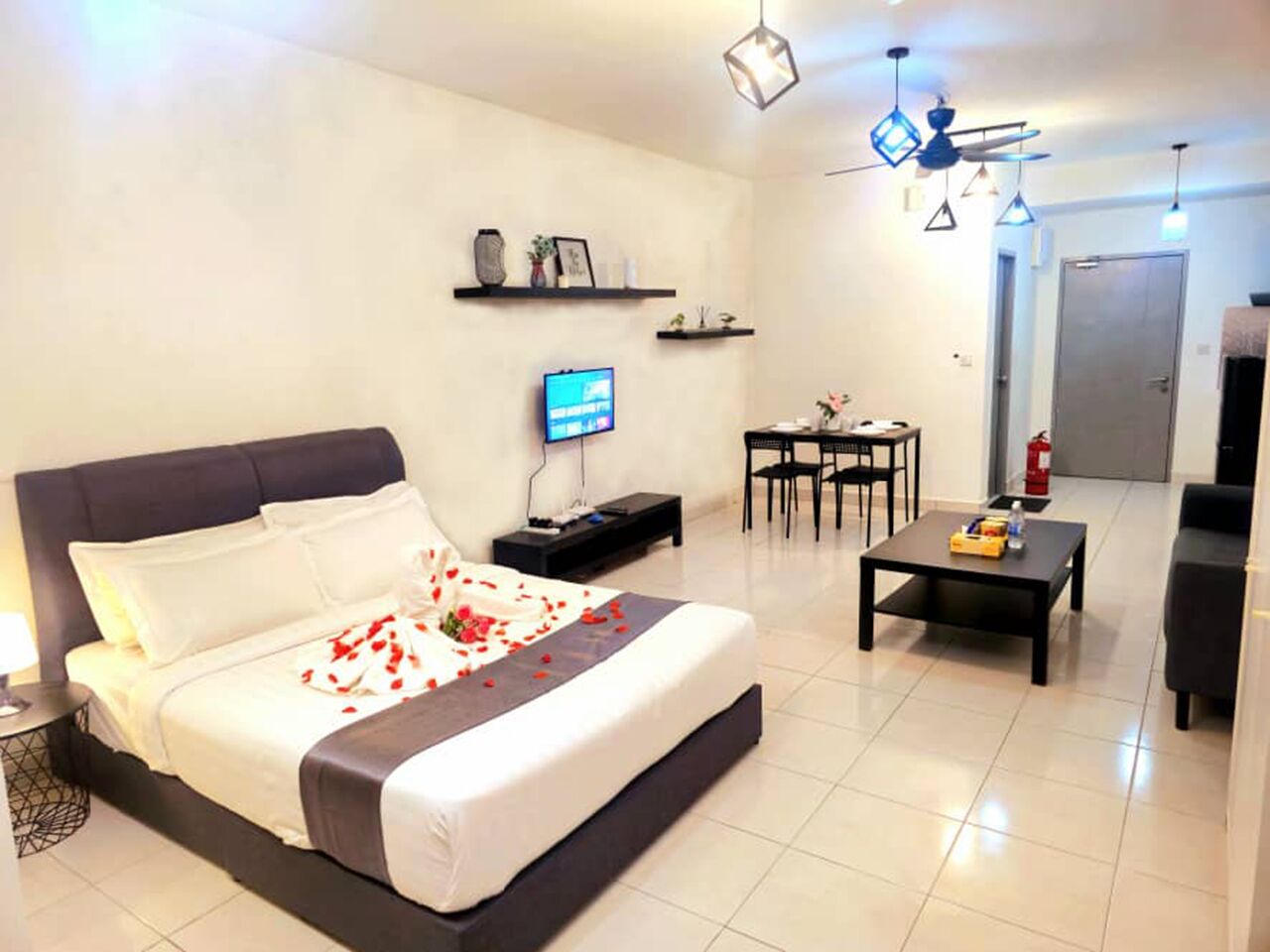 Standard Apartment, 1 Katil Ratu (Queen), Non Smoking | Seterika/papan seterika, Wi-fi percuma, cadar katil 