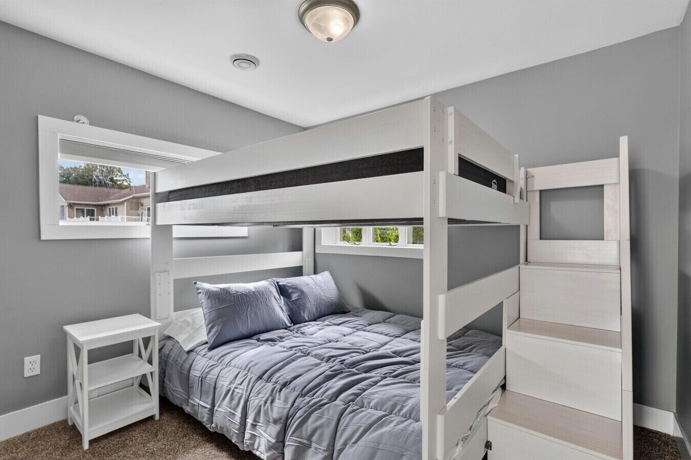 Iron/ironing board, travel crib, WiFi, bed sheets